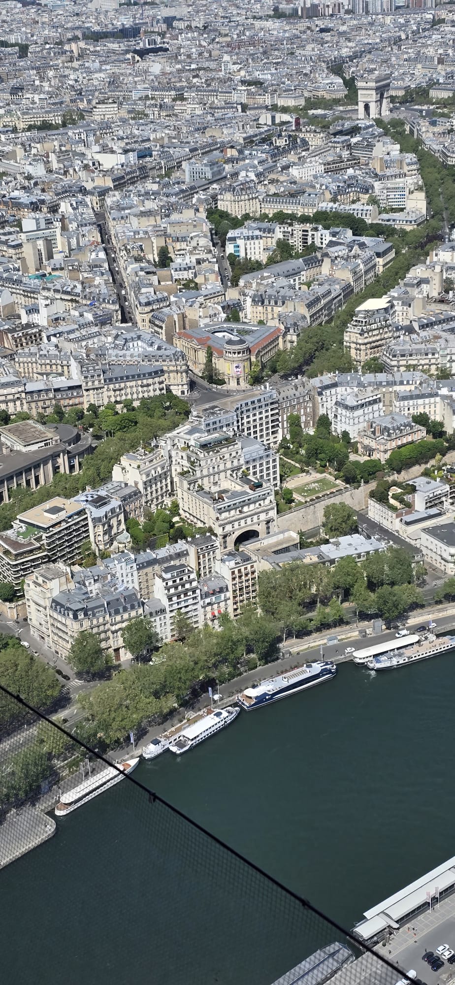 Vers l'Arc de Triomphe